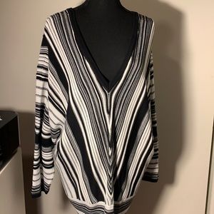 Lane Bryant Pullover V-Neck Like new, Size 26-28